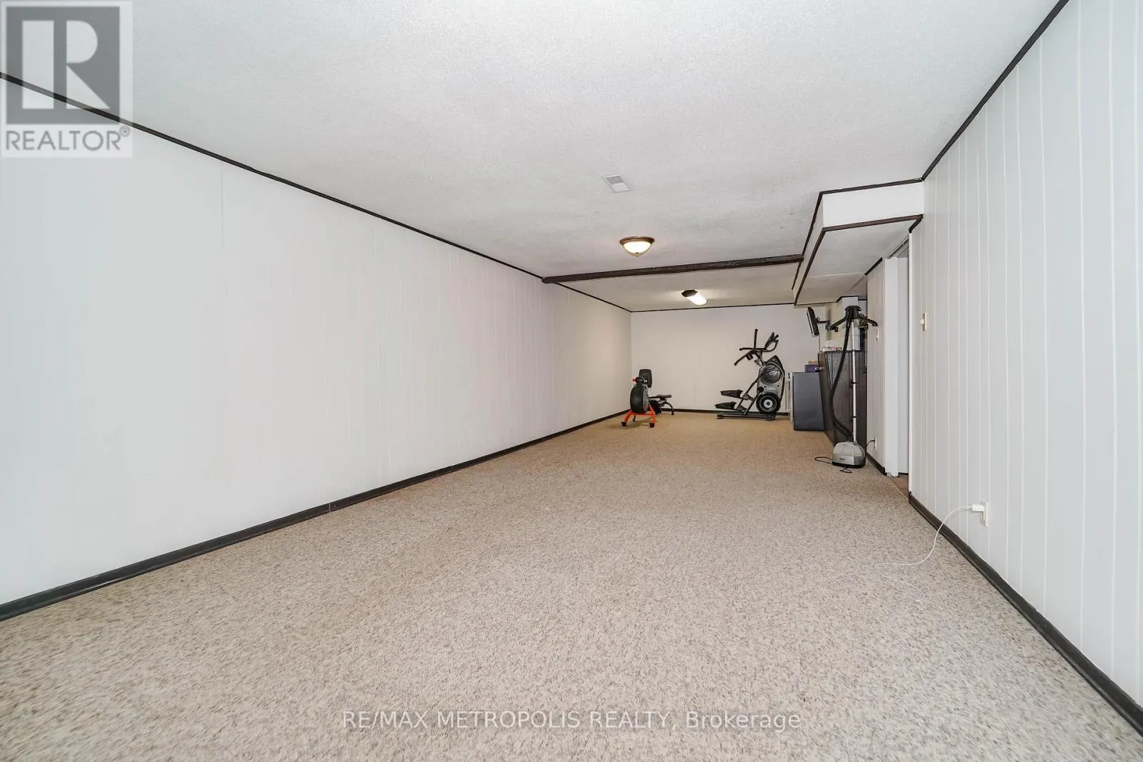 592 CARLYLE COURT