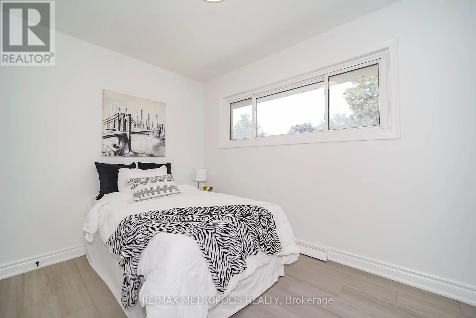 592 CARLYLE COURT
