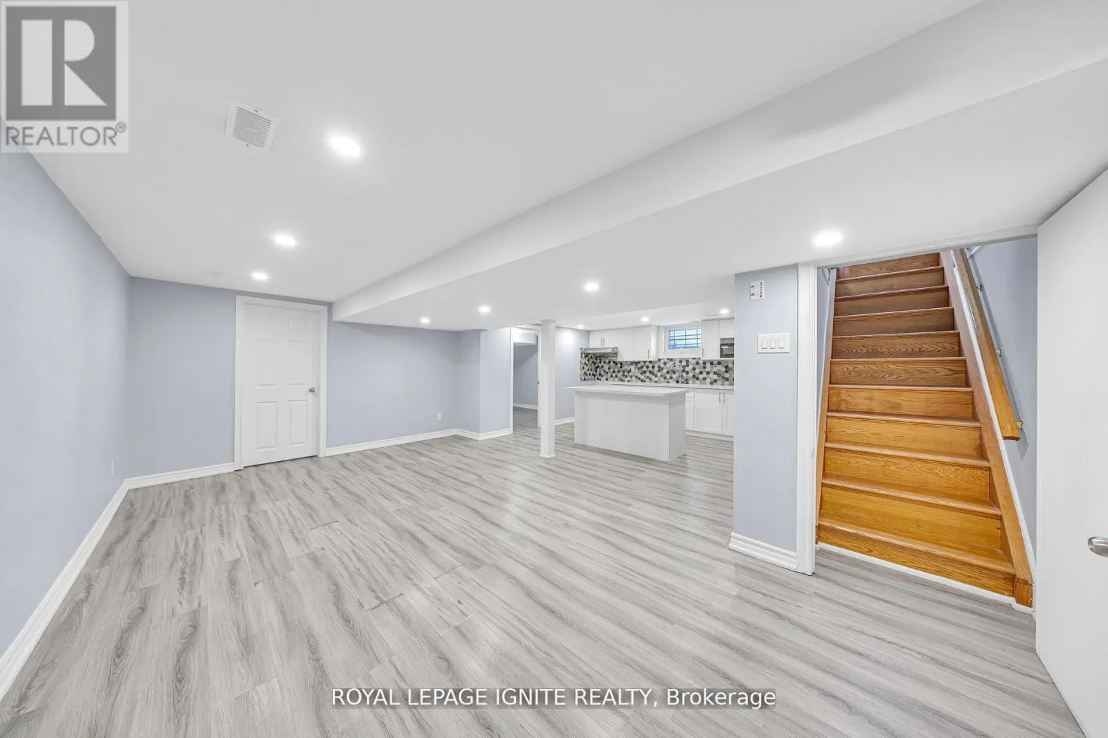 806 HENRY STREET