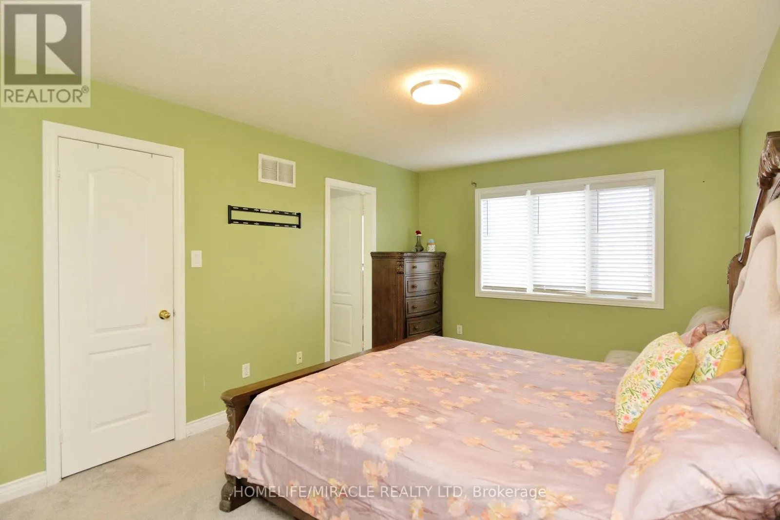 41 COTTAGE CRESCENT