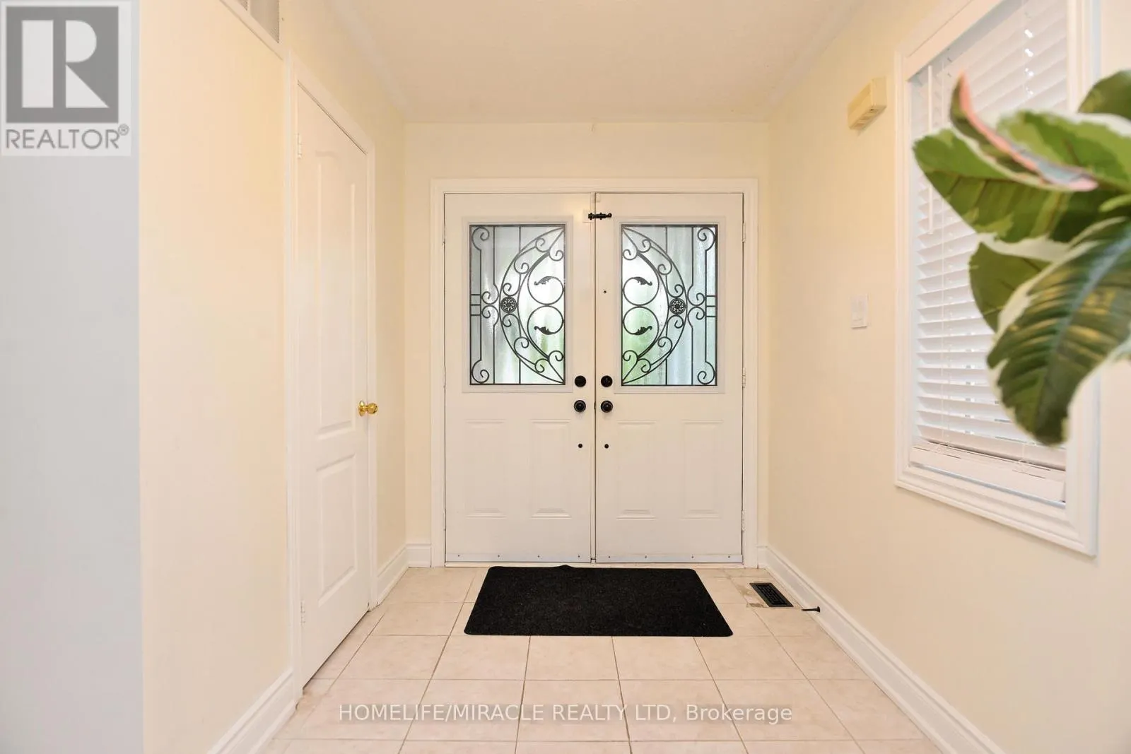 41 COTTAGE CRESCENT