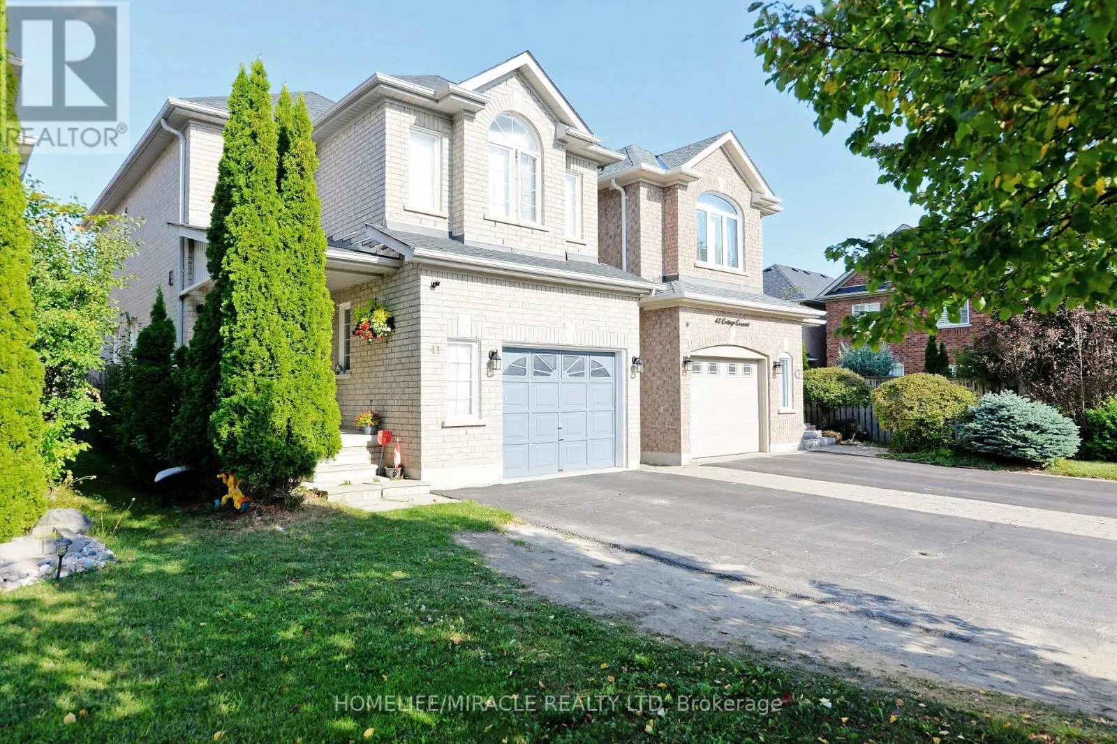 41 COTTAGE CRESCENT