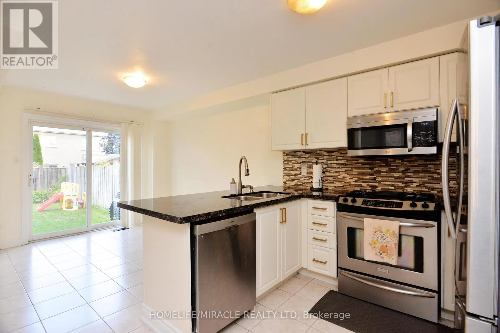 41 COTTAGE CRESCENT