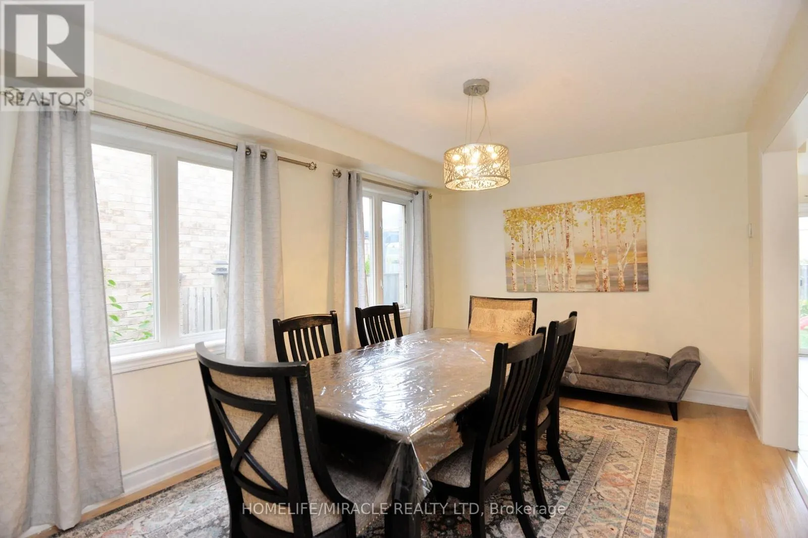 41 COTTAGE CRESCENT