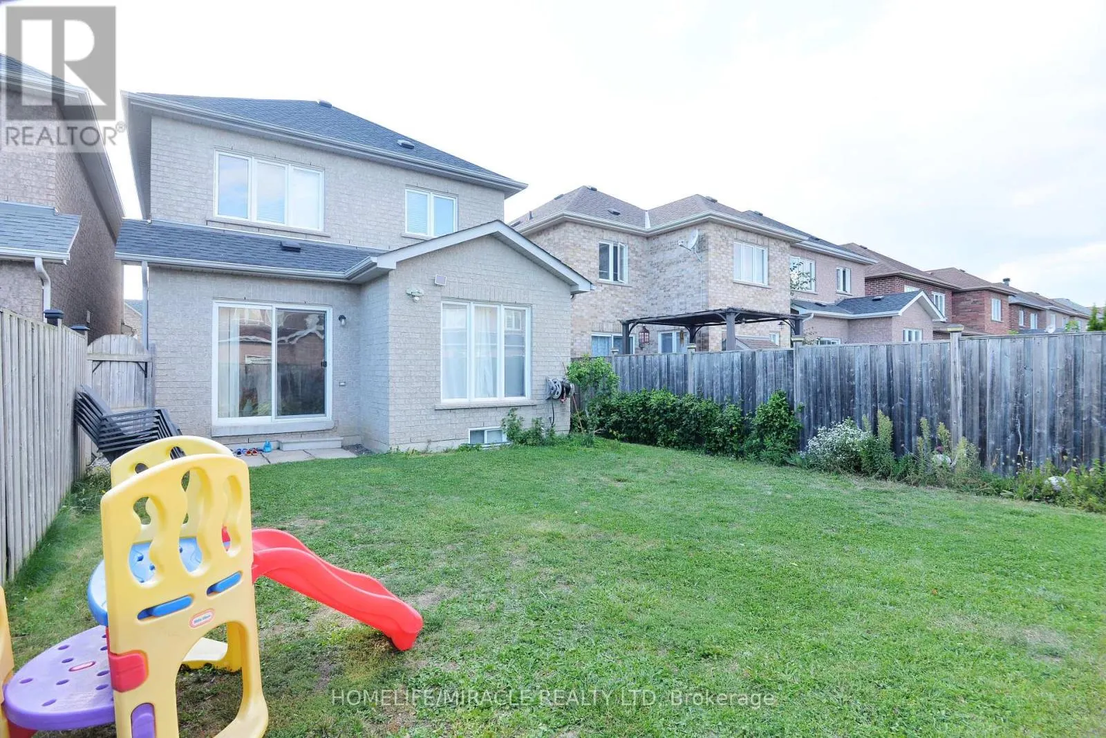 41 COTTAGE CRESCENT