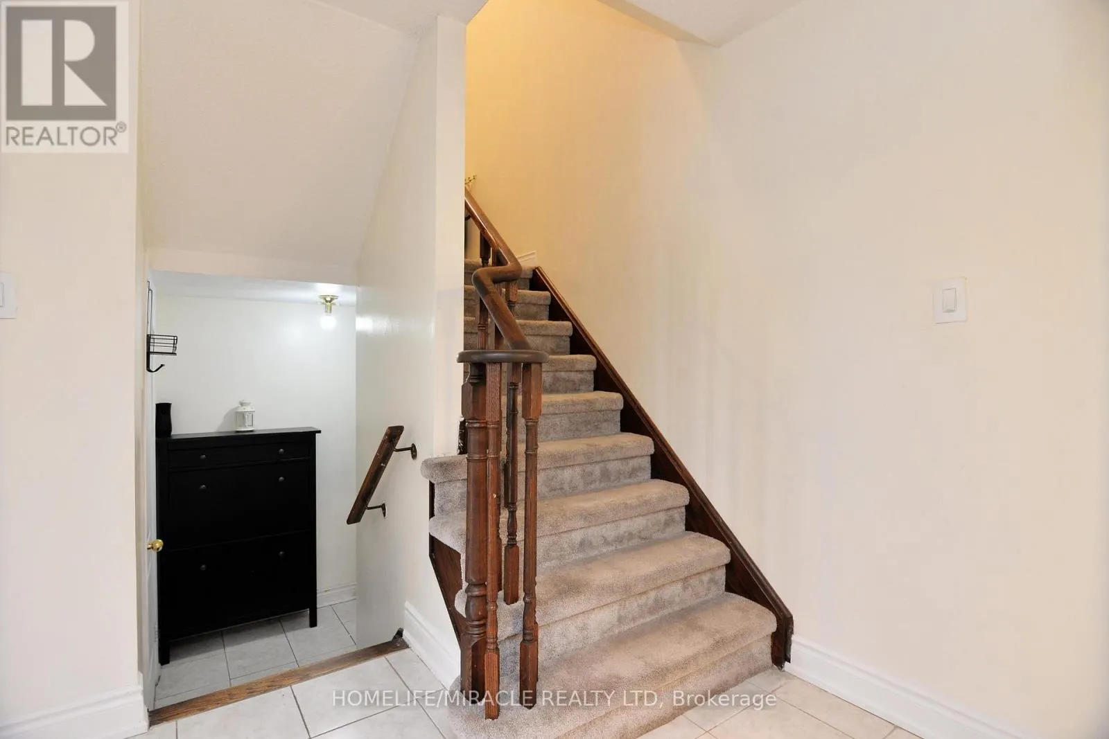 41 COTTAGE CRESCENT