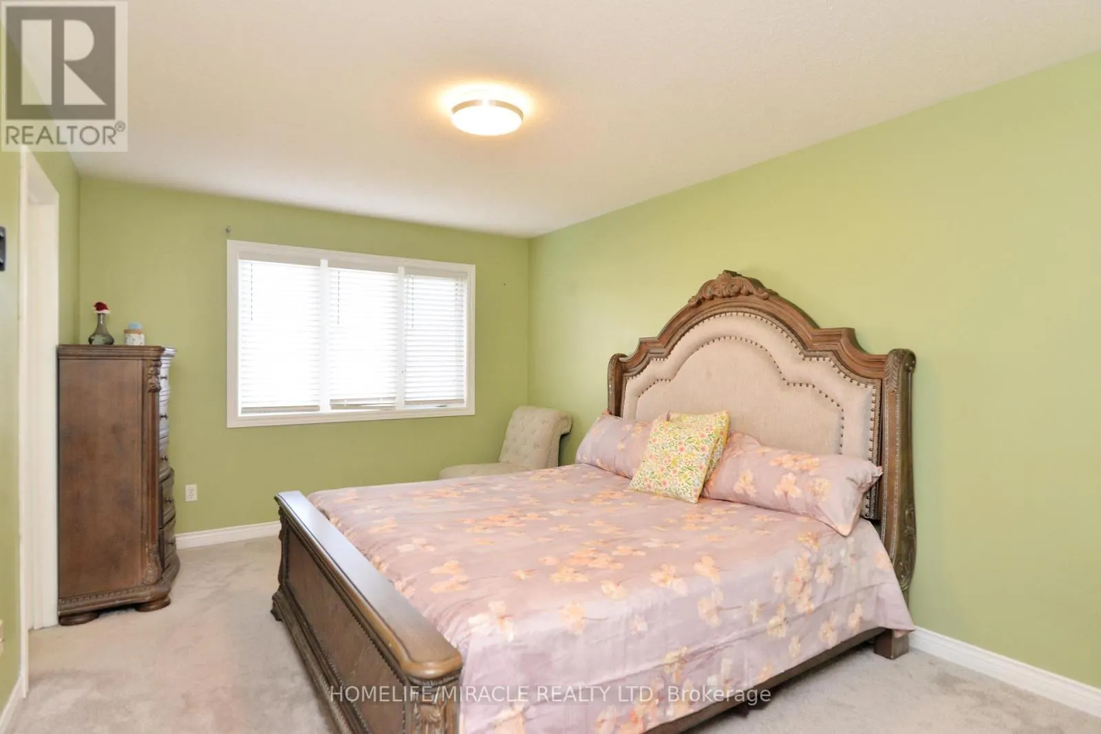 41 COTTAGE CRESCENT