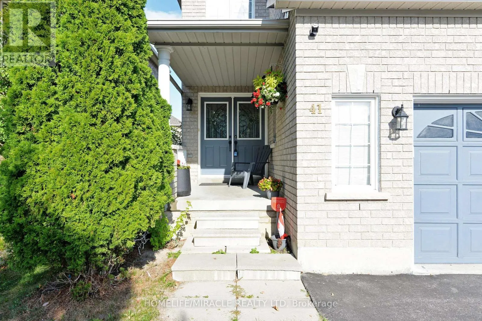 41 COTTAGE CRESCENT