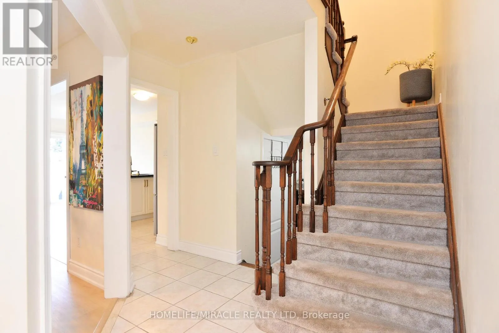 41 COTTAGE CRESCENT