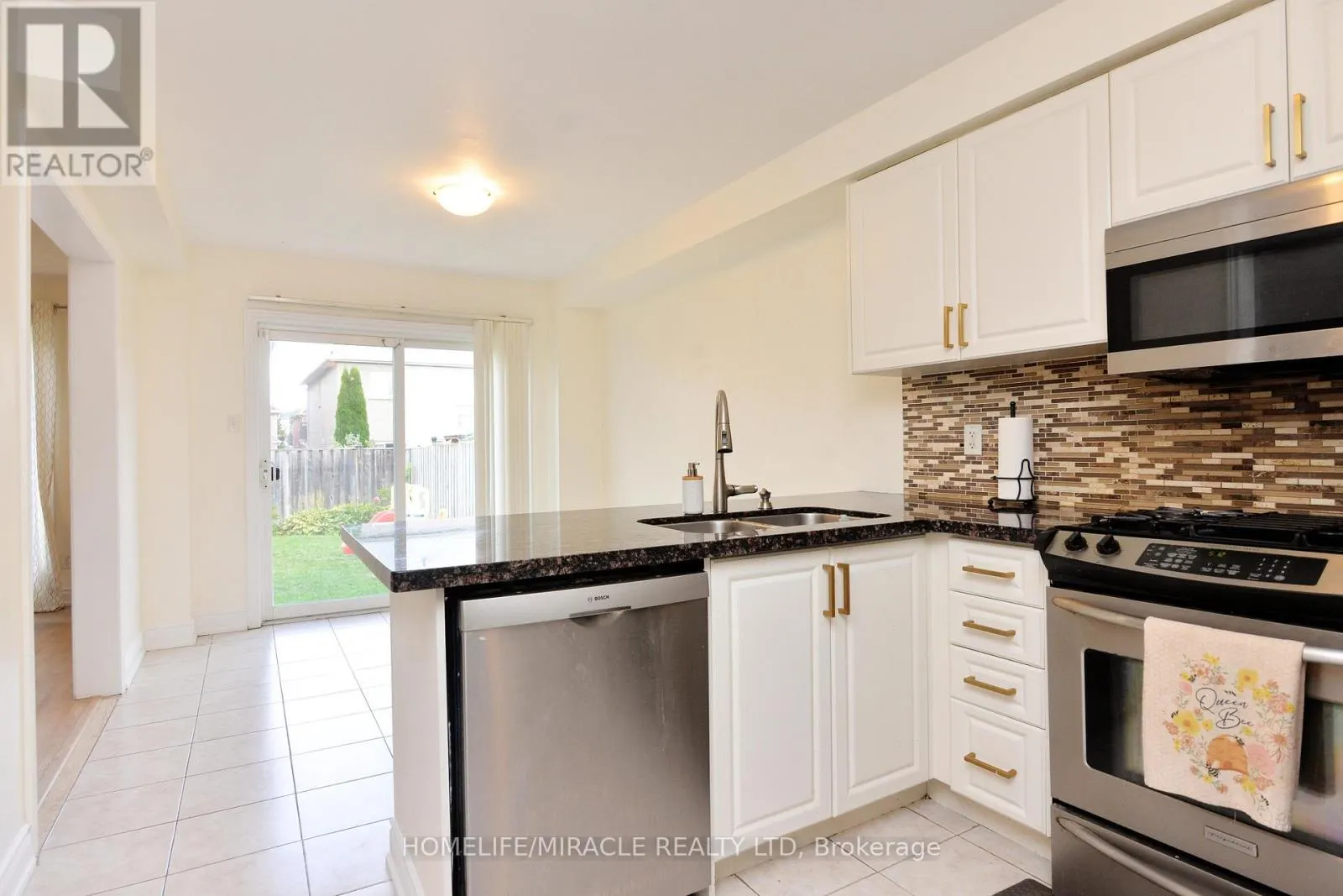 41 COTTAGE CRESCENT