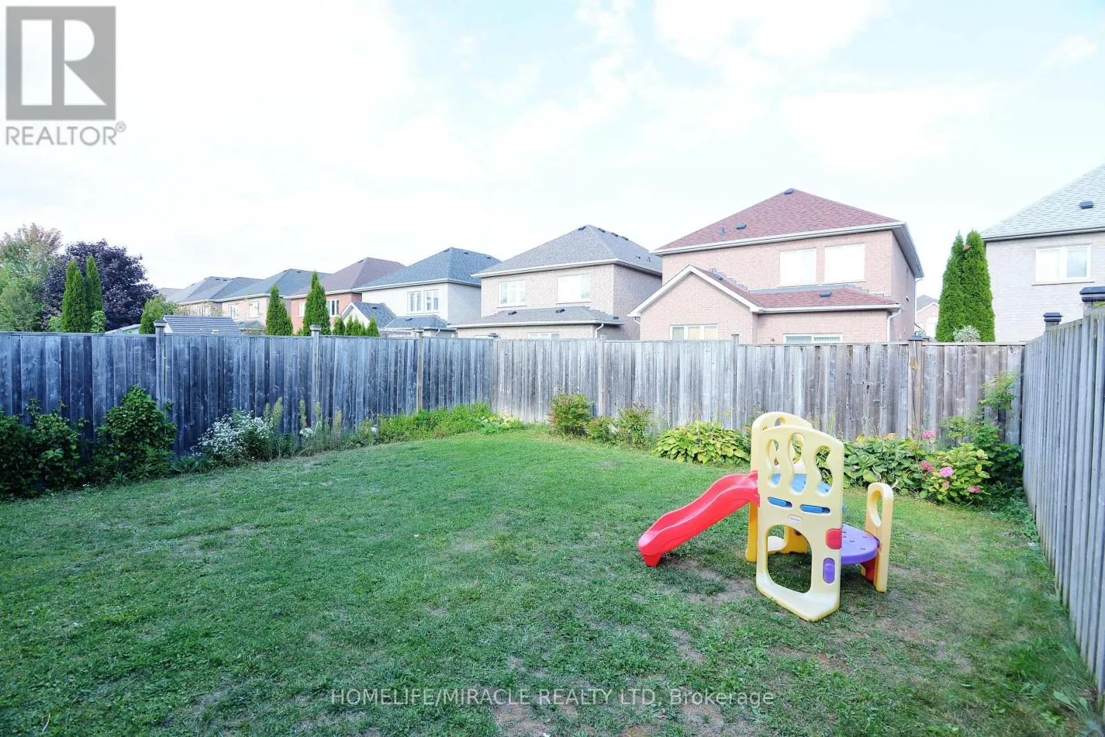 41 COTTAGE CRESCENT