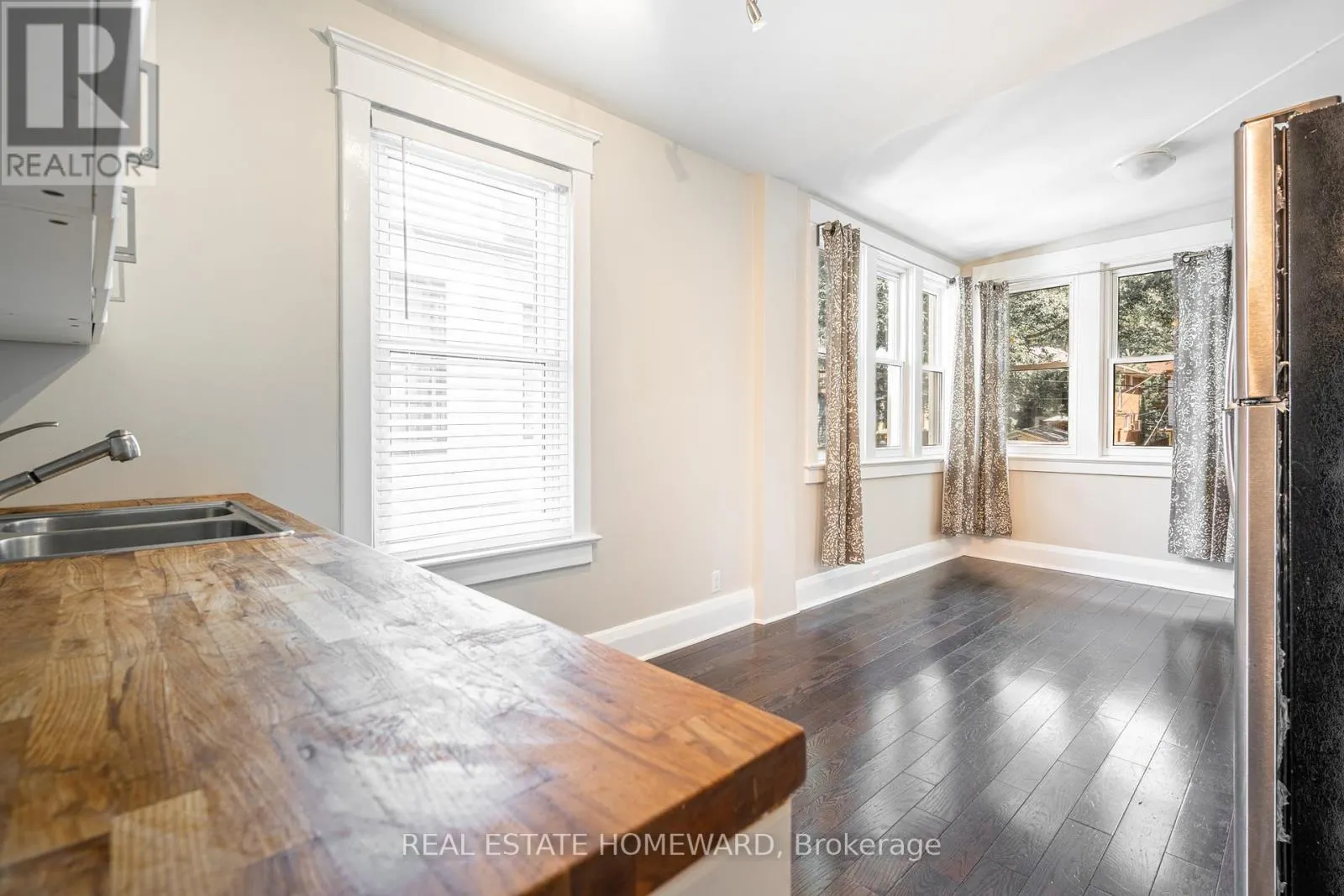 3 - 183 BEECH AVENUE