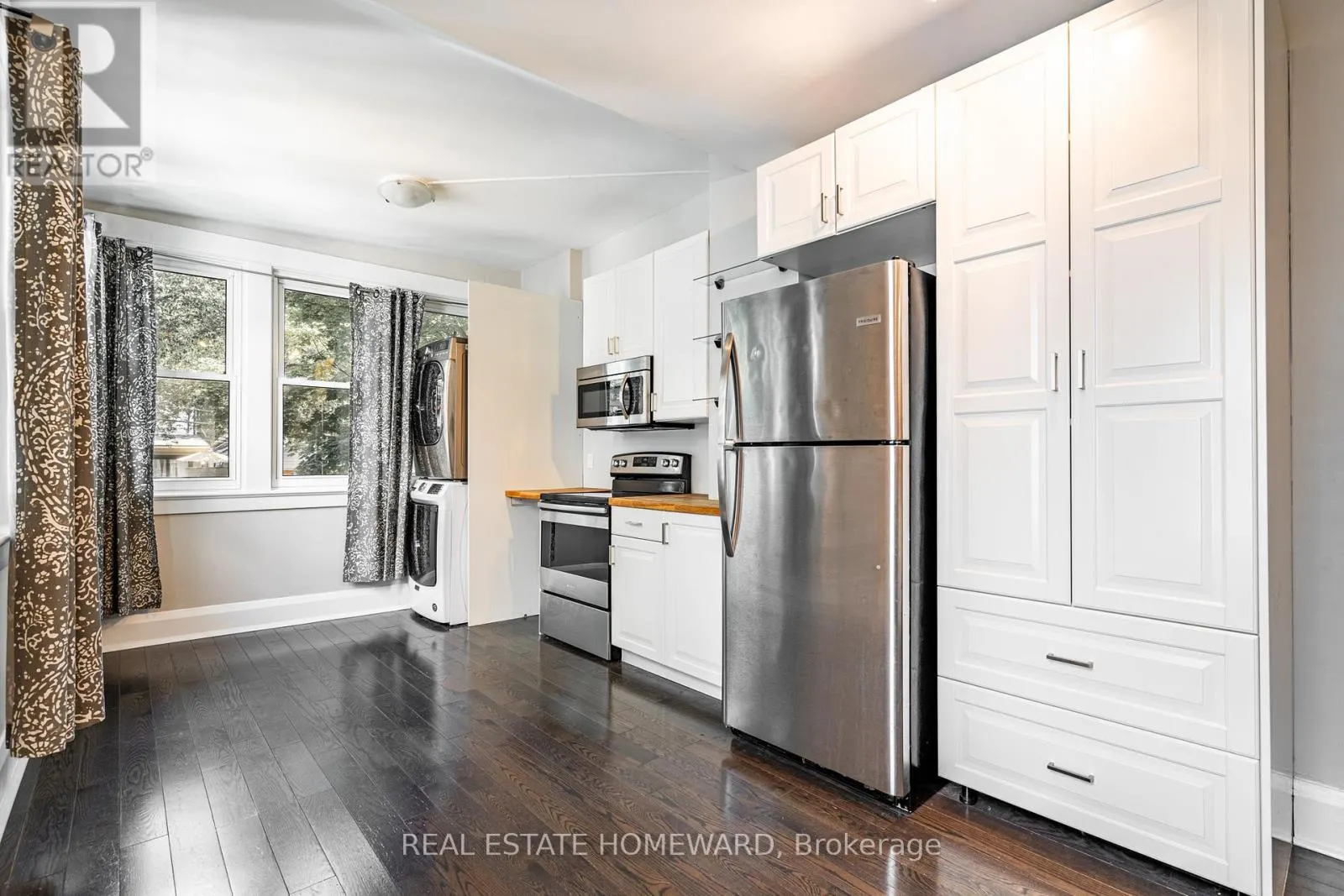3 - 183 BEECH AVENUE
