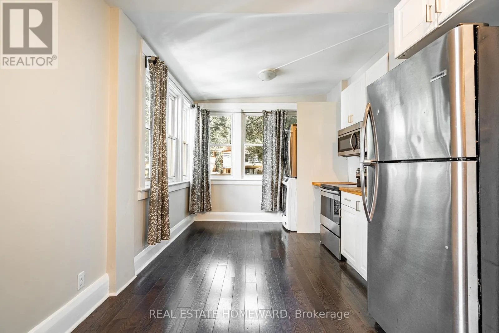 3 - 183 BEECH AVENUE