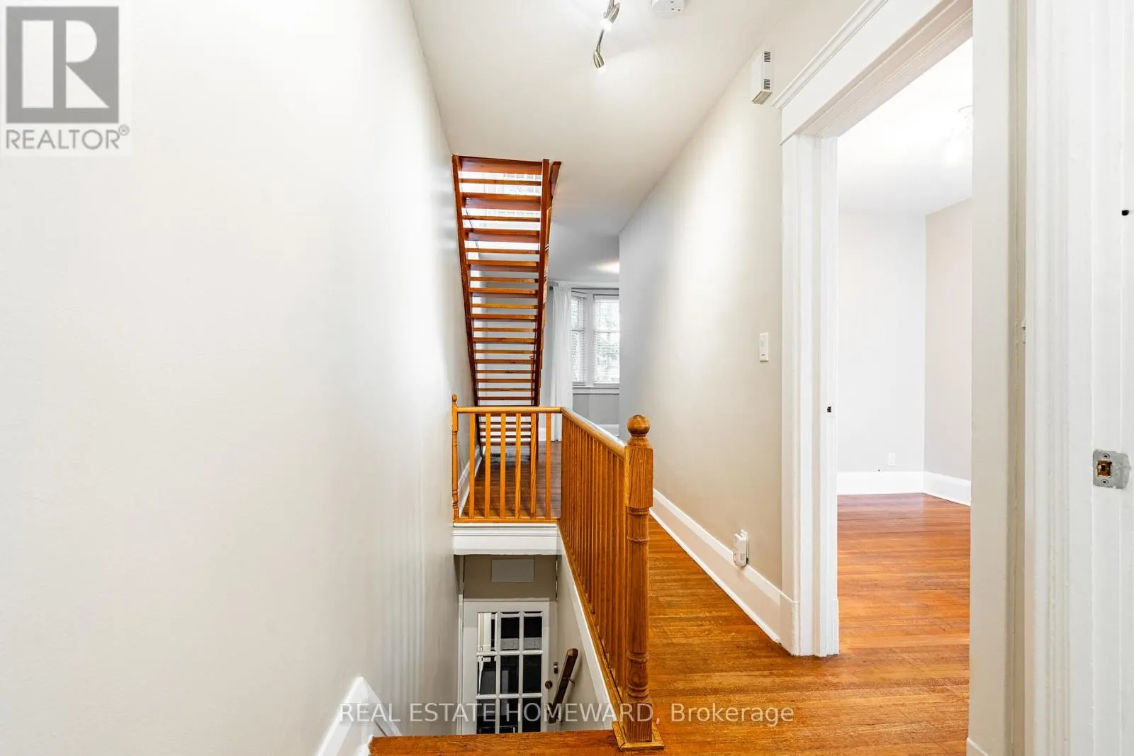 3 - 183 BEECH AVENUE