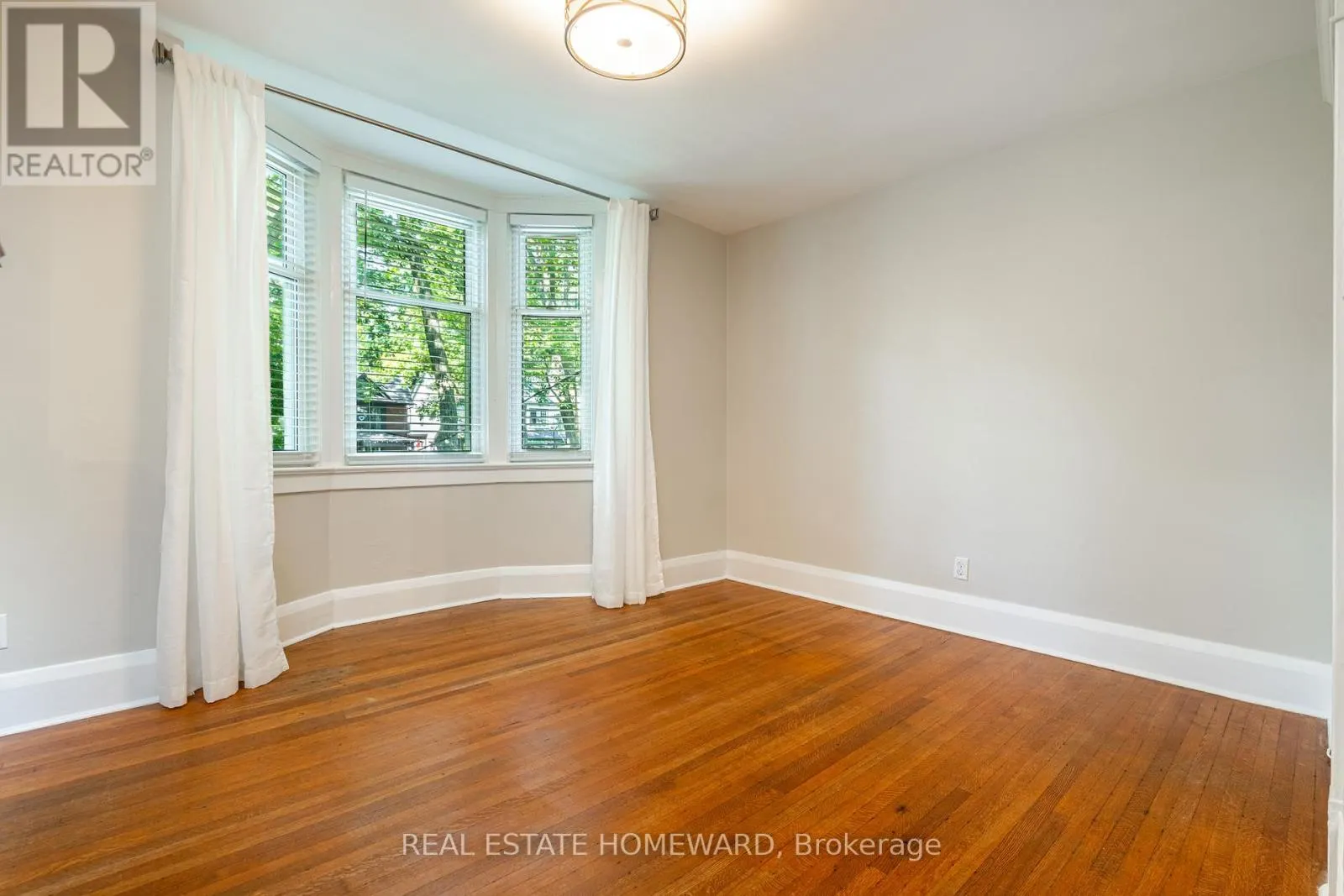 3 - 183 BEECH AVENUE