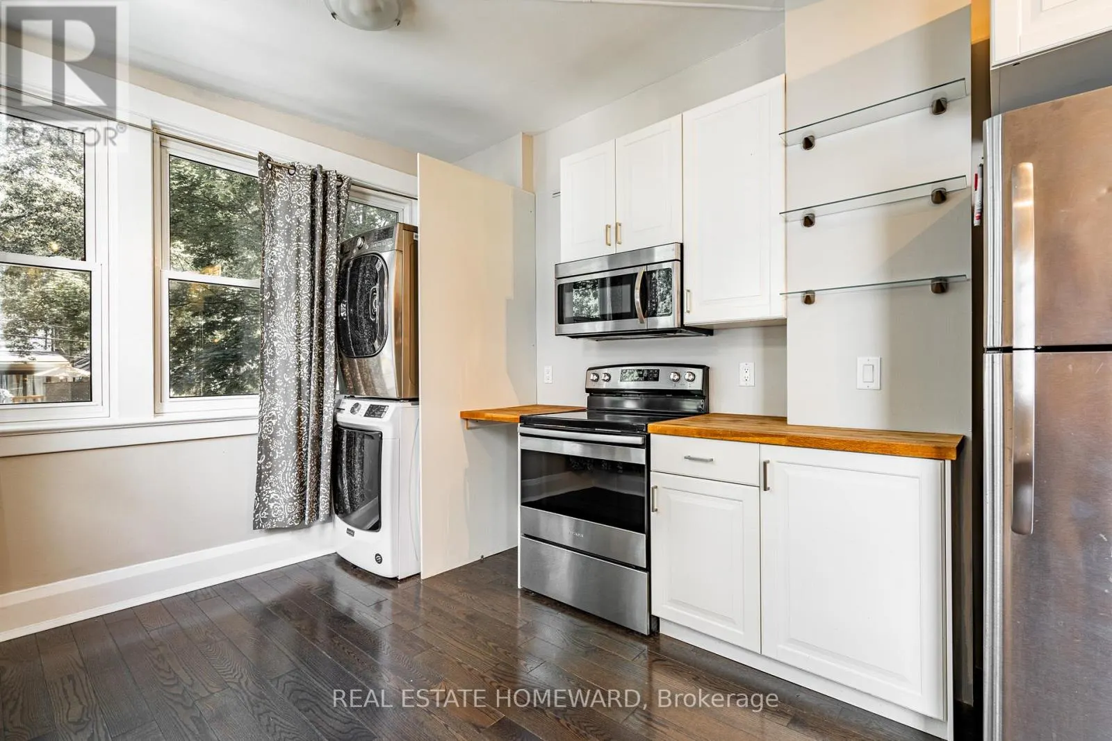 3 - 183 BEECH AVENUE