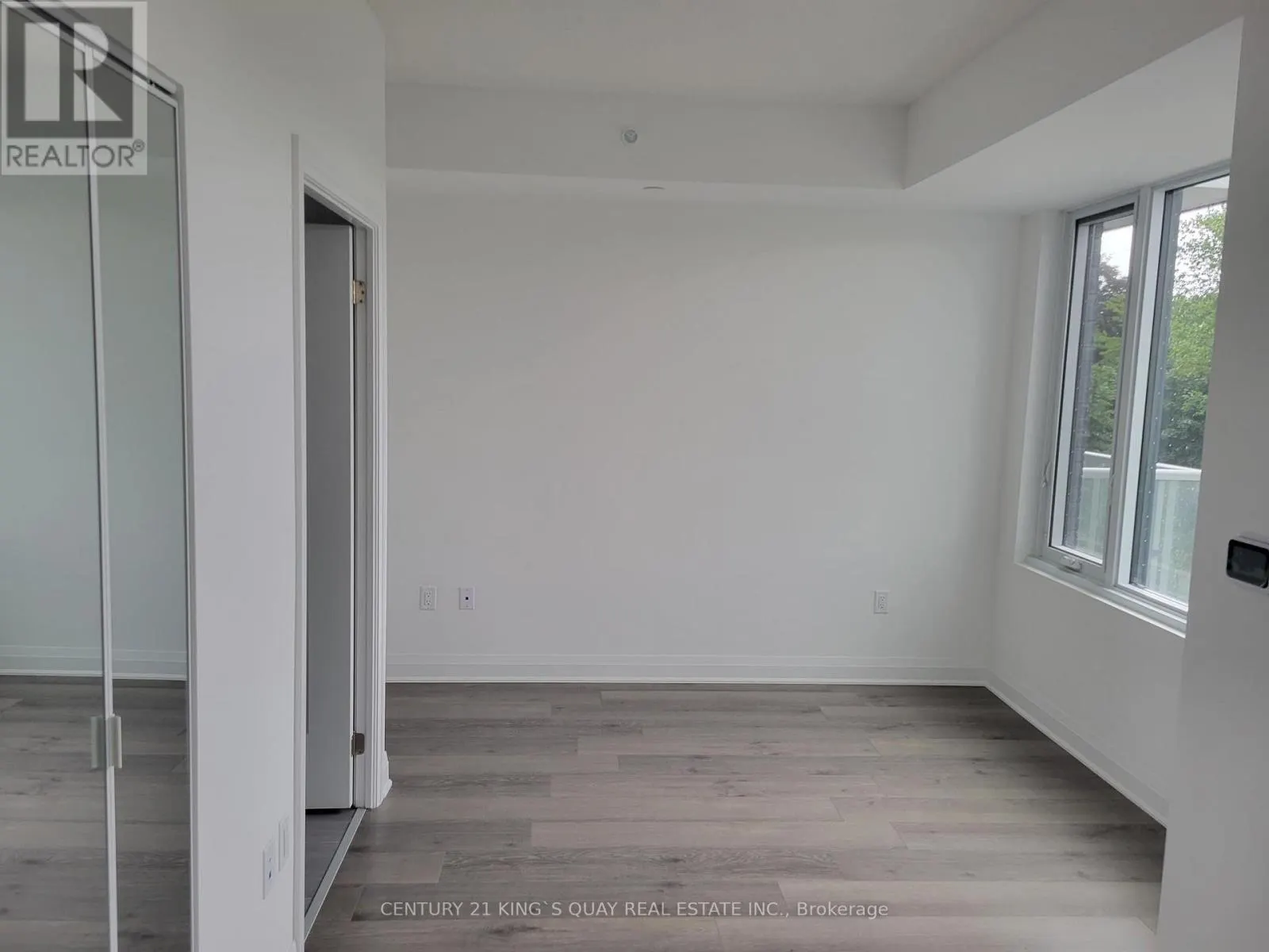 220 - 3220 SHEPPARD AVENUE E