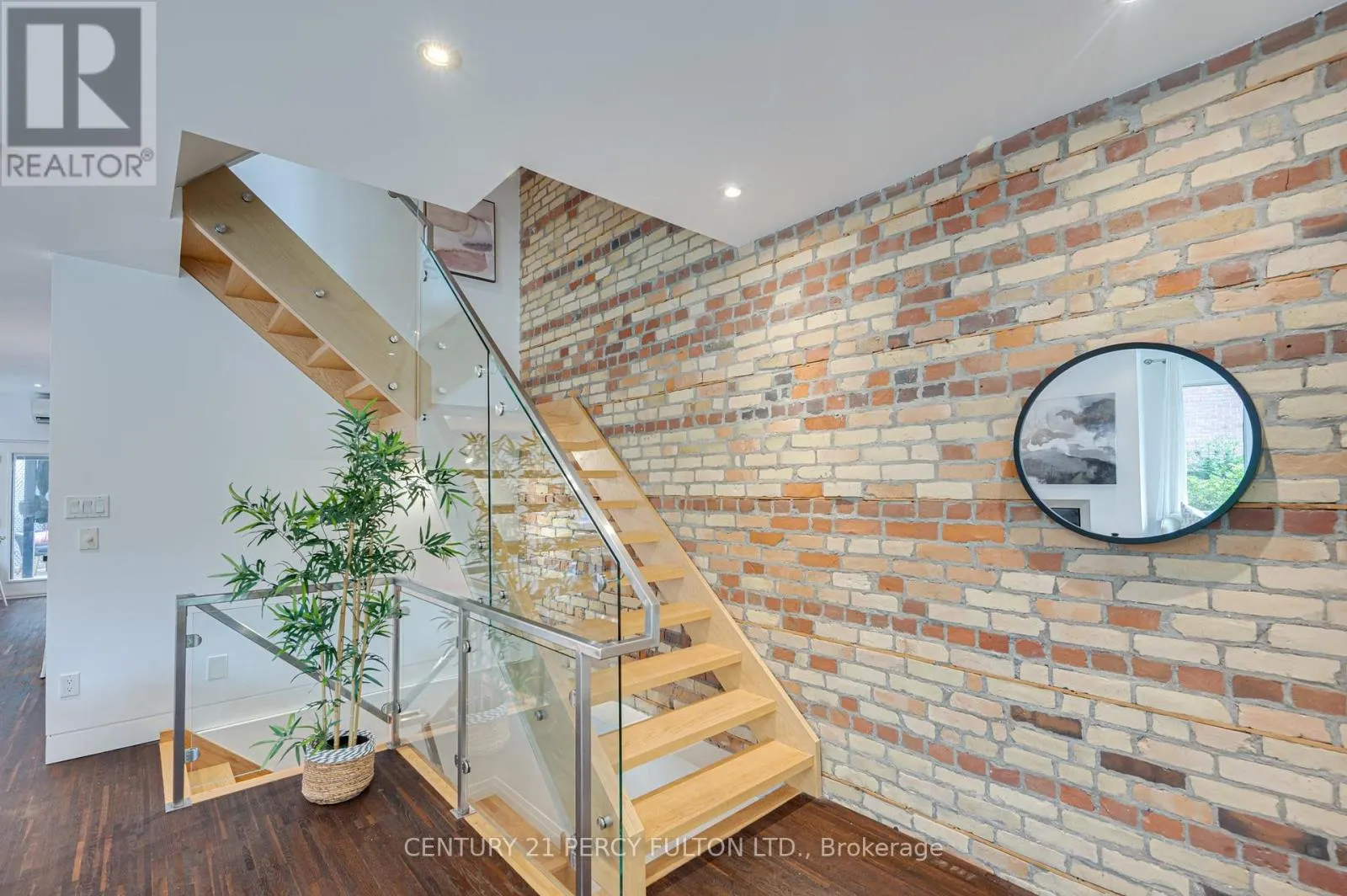 22 COLUMBINE AVENUE
