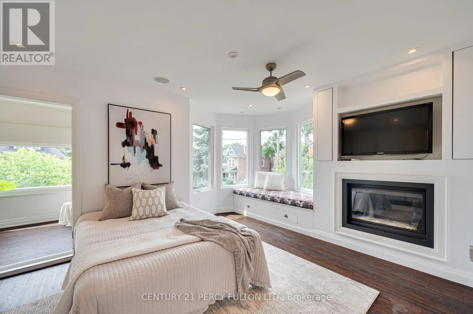 22 COLUMBINE AVENUE