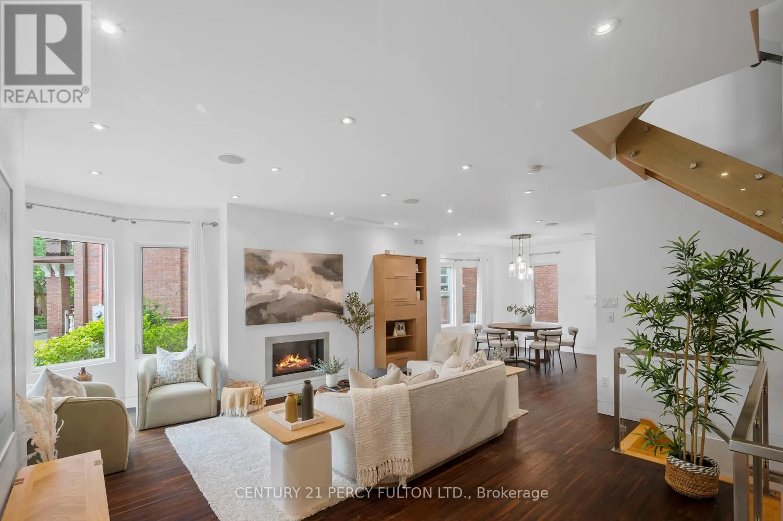 22 COLUMBINE AVENUE