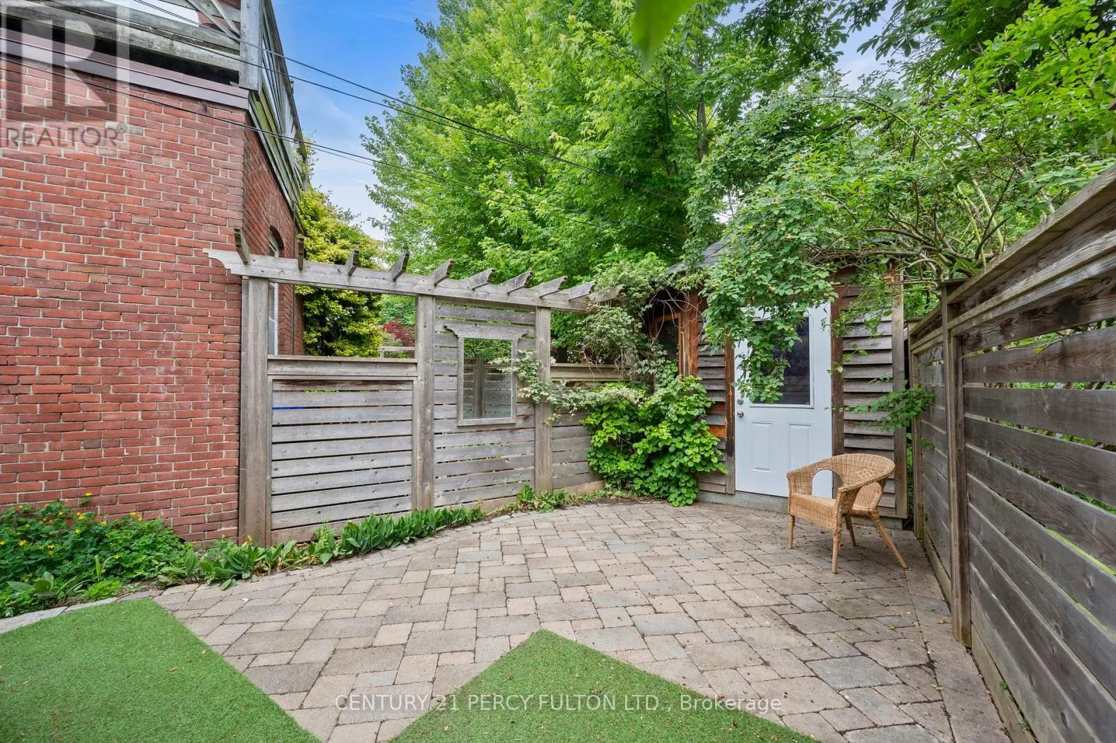 22 COLUMBINE AVENUE