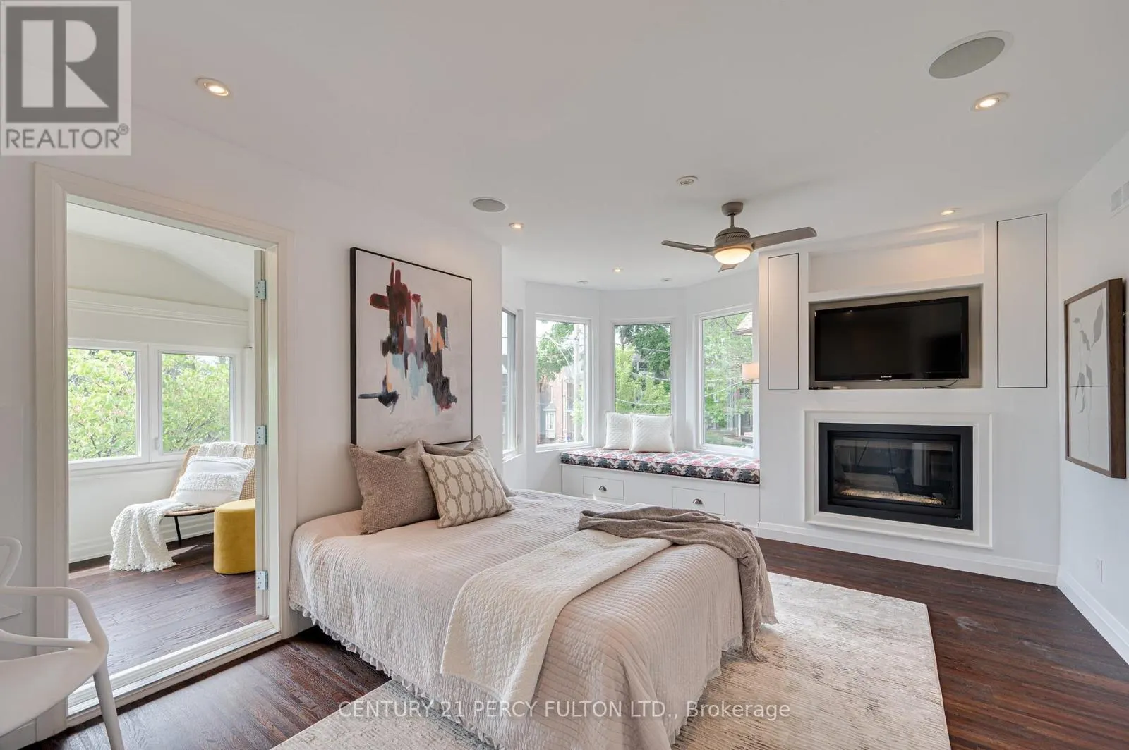 22 COLUMBINE AVENUE