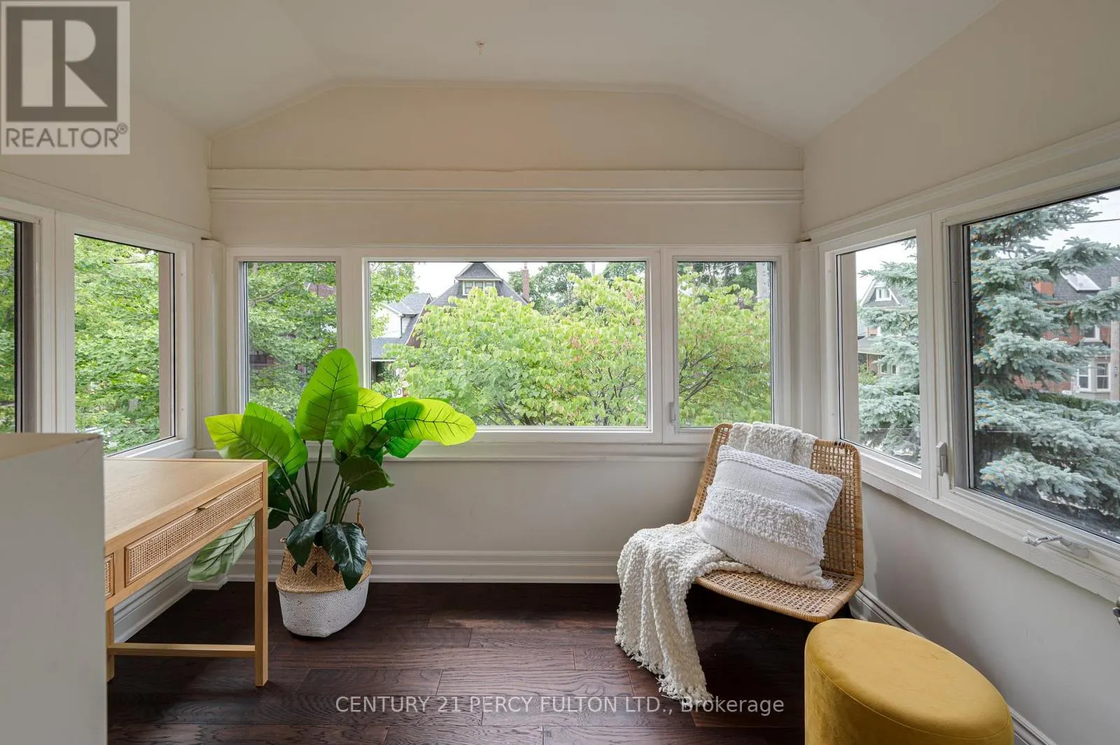 22 COLUMBINE AVENUE