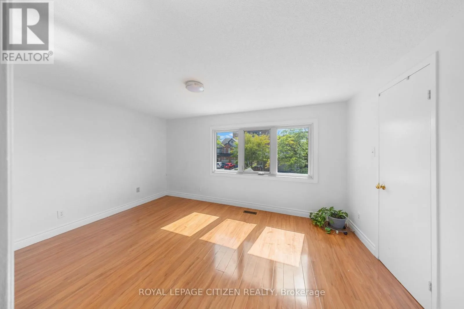 116 DUCATEL CRESCENT