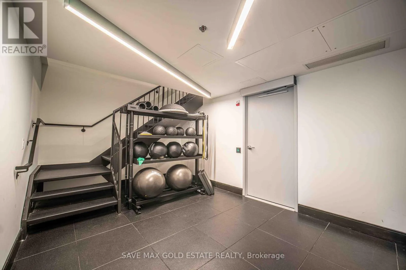 107 - 104 GLEN EVEREST ROAD