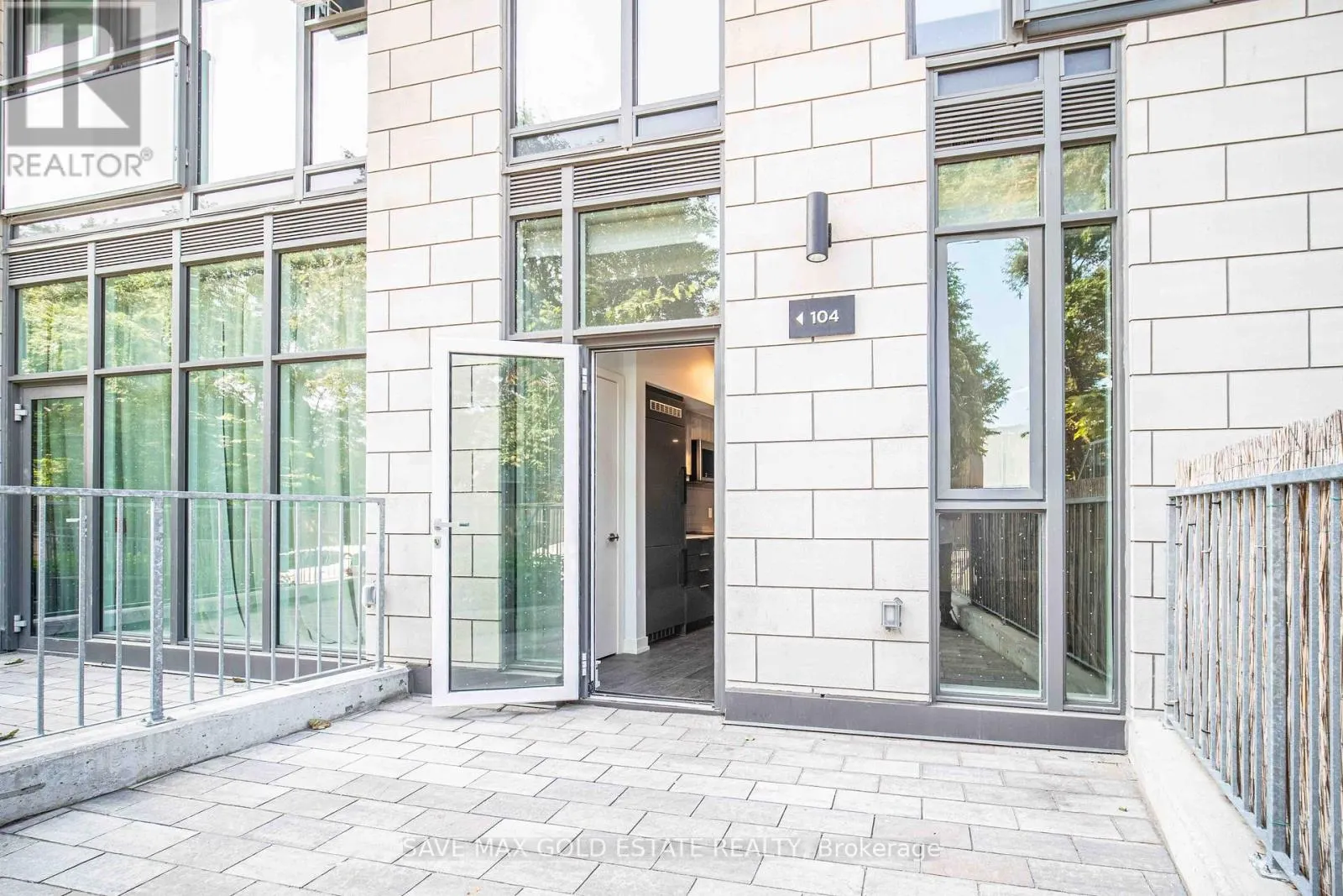 107 - 104 GLEN EVEREST ROAD