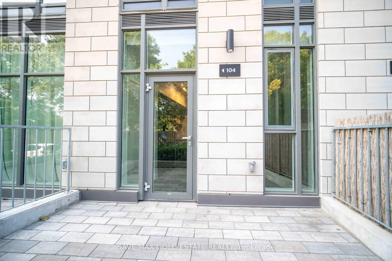 107 - 104 GLEN EVEREST ROAD