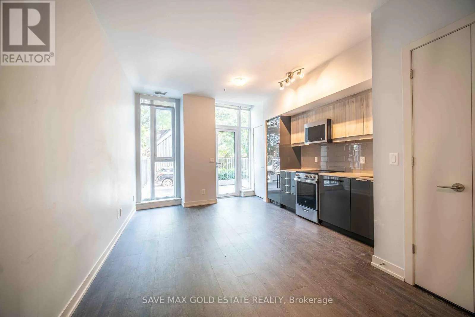 107 - 104 GLEN EVEREST ROAD