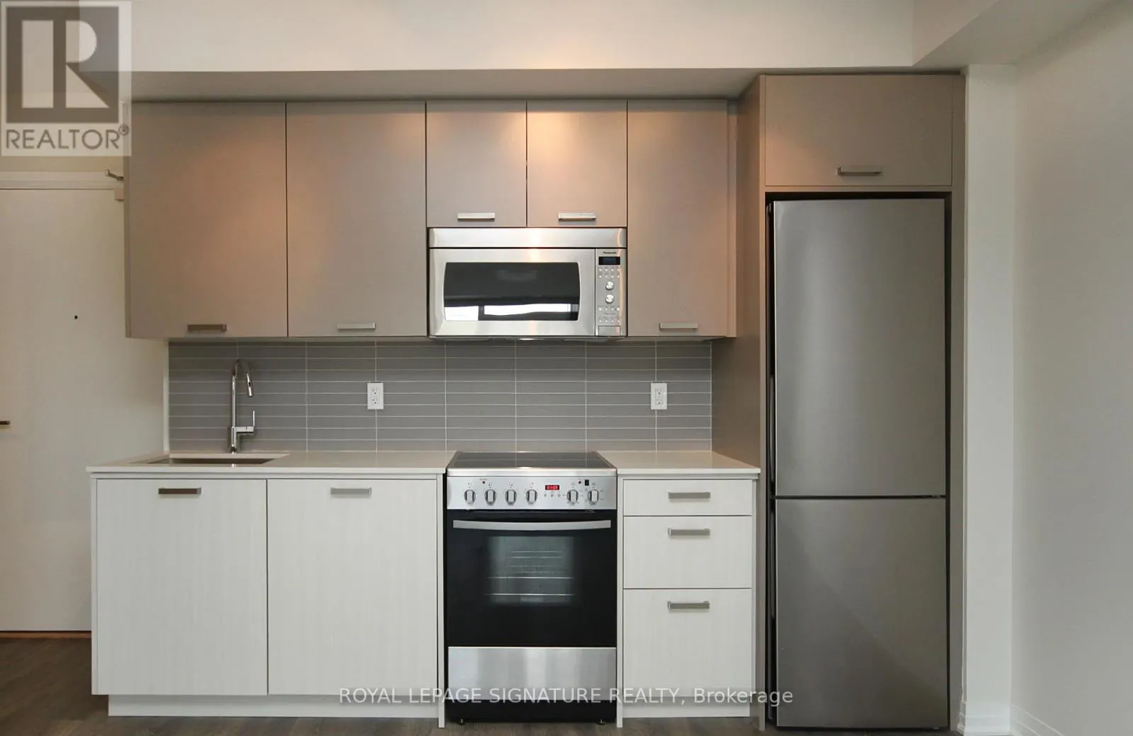 325 - 2301 DANFORTH AVENUE