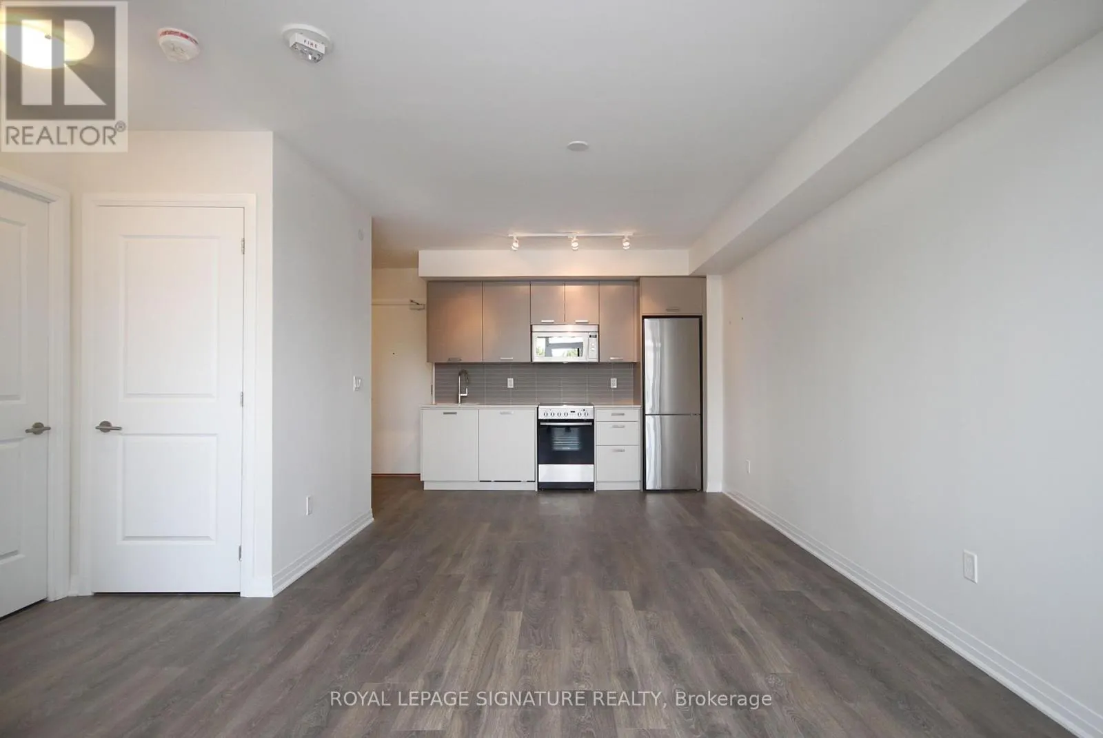 325 - 2301 DANFORTH AVENUE