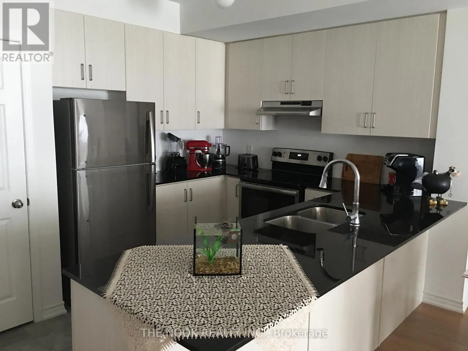 11 - 1020 DUNSLEY WAY, #11
