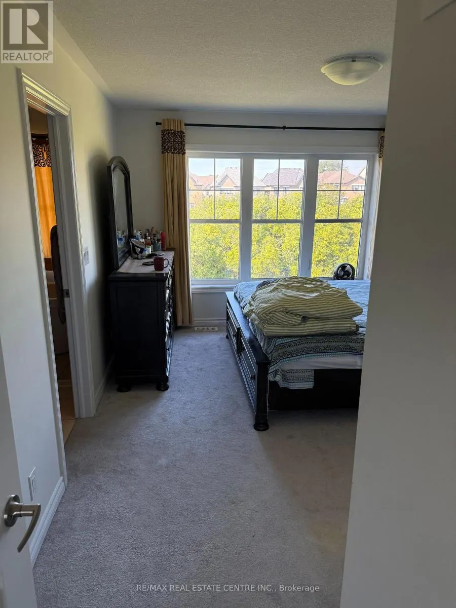 26 - 26 PARADISE WAY E