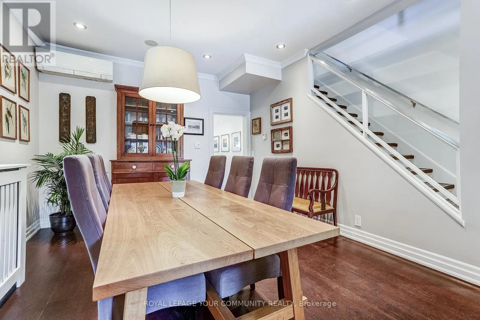 13 HOWLAND ROAD