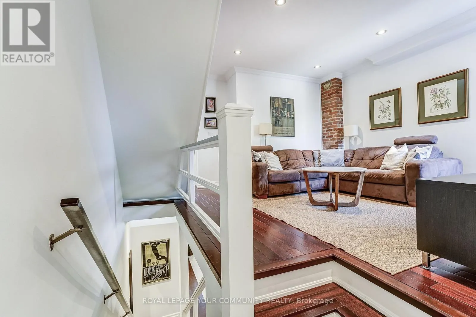 13 HOWLAND ROAD
