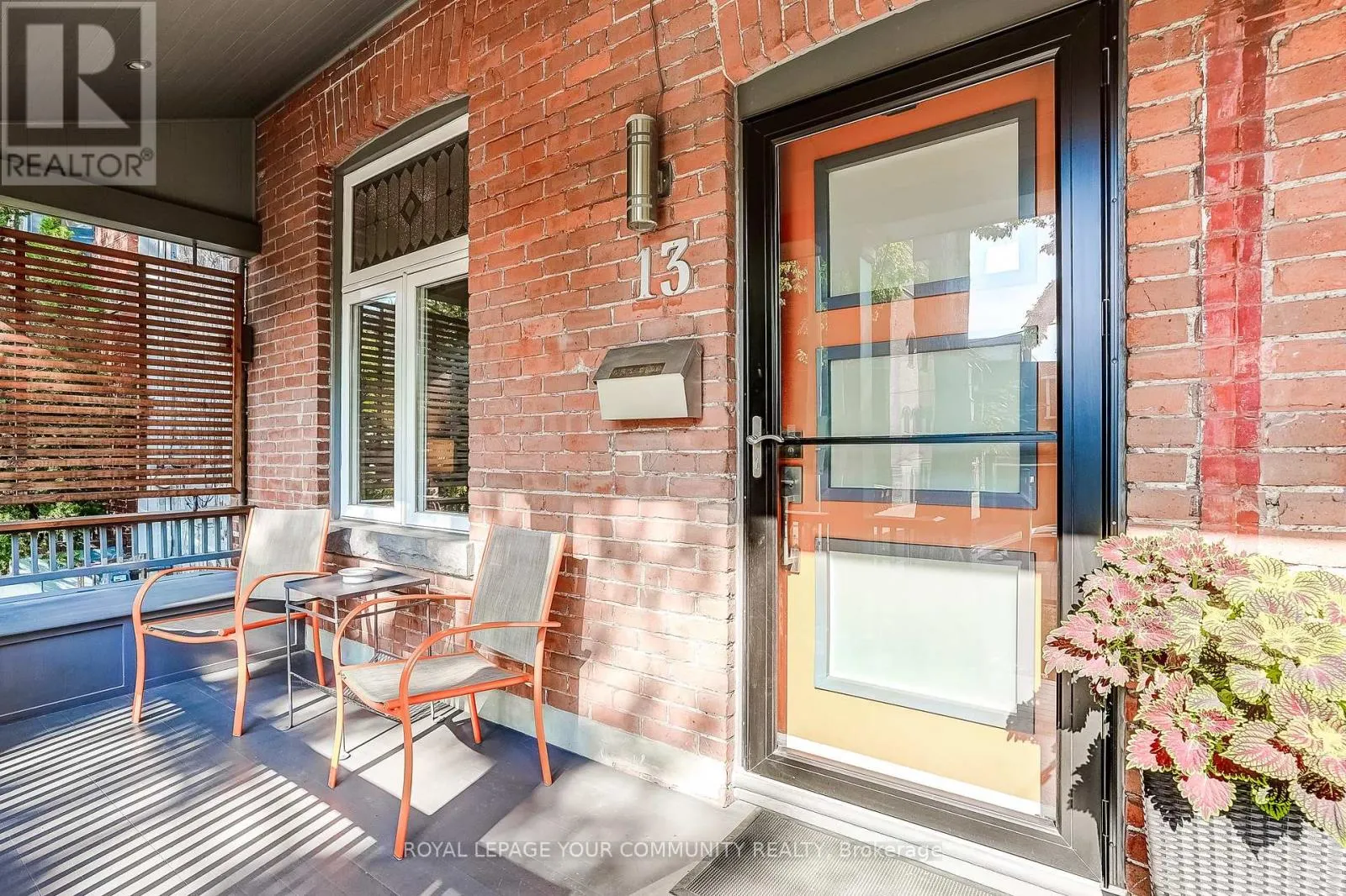 13 HOWLAND ROAD
