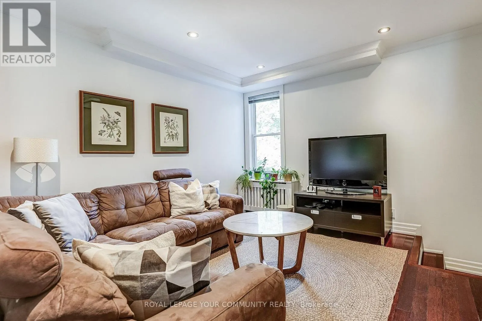 13 HOWLAND ROAD