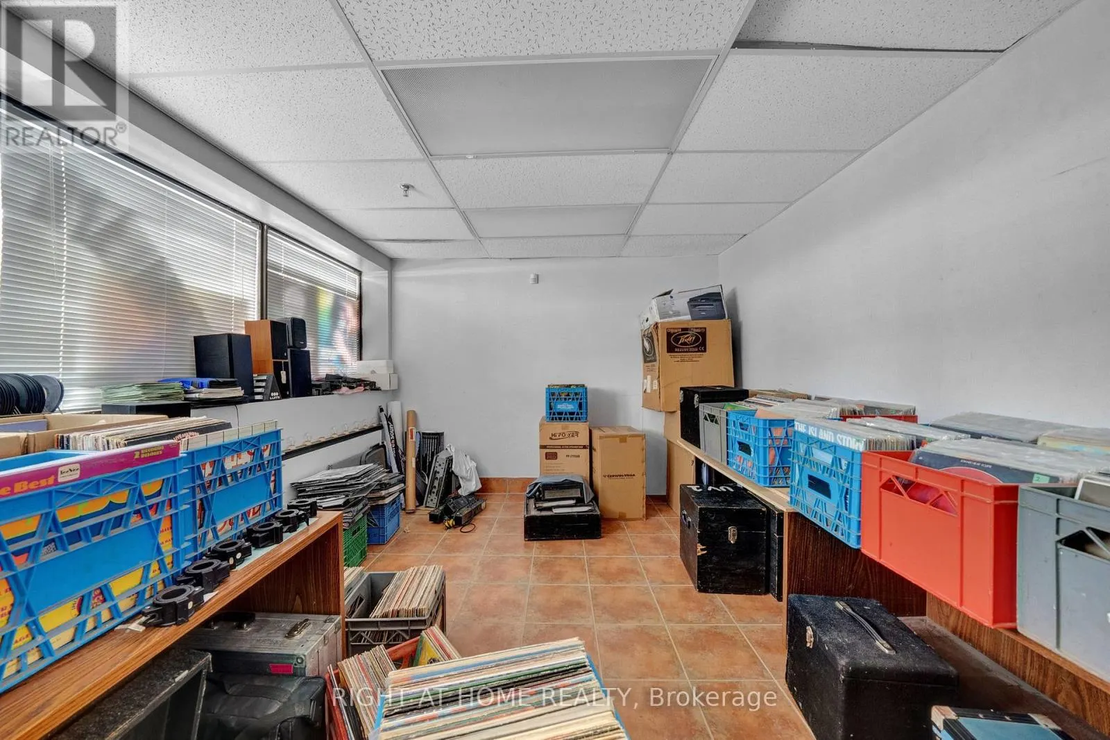 16 - 520 WESTNEY ROAD S