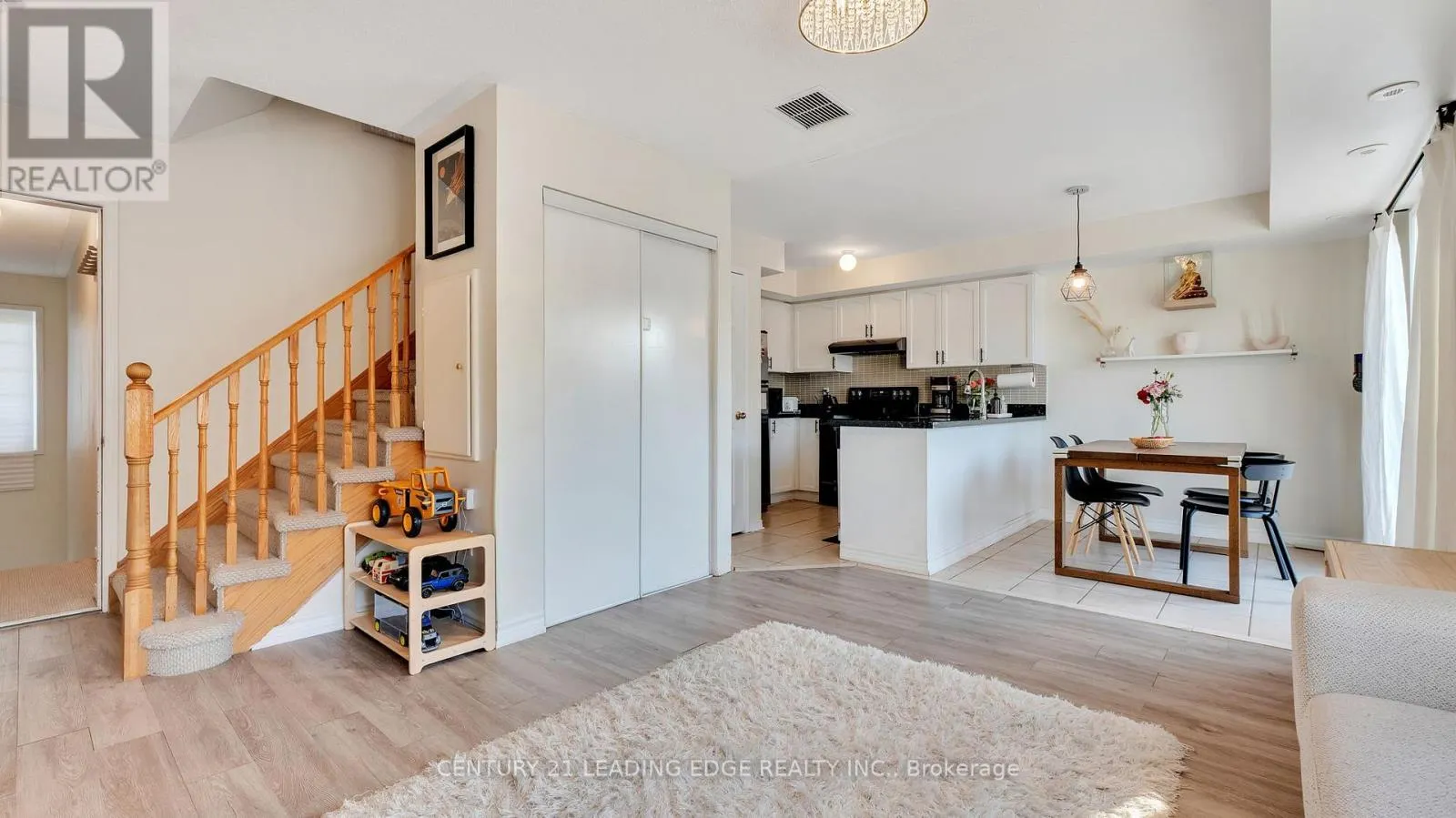 23 - 200 MCLEVIN AVENUE