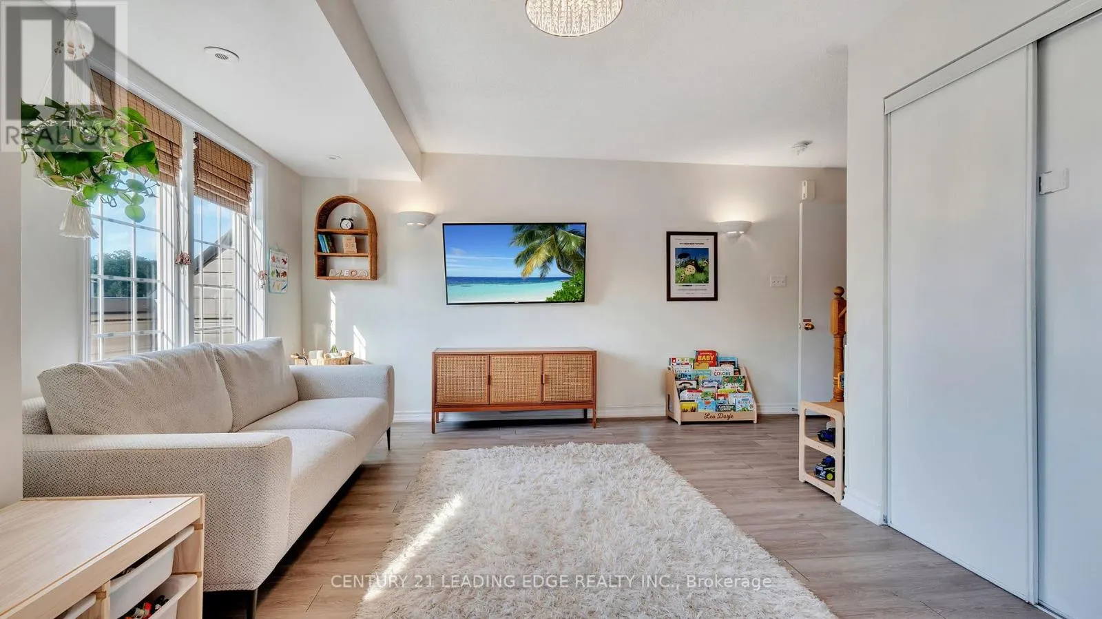 23 - 200 MCLEVIN AVENUE