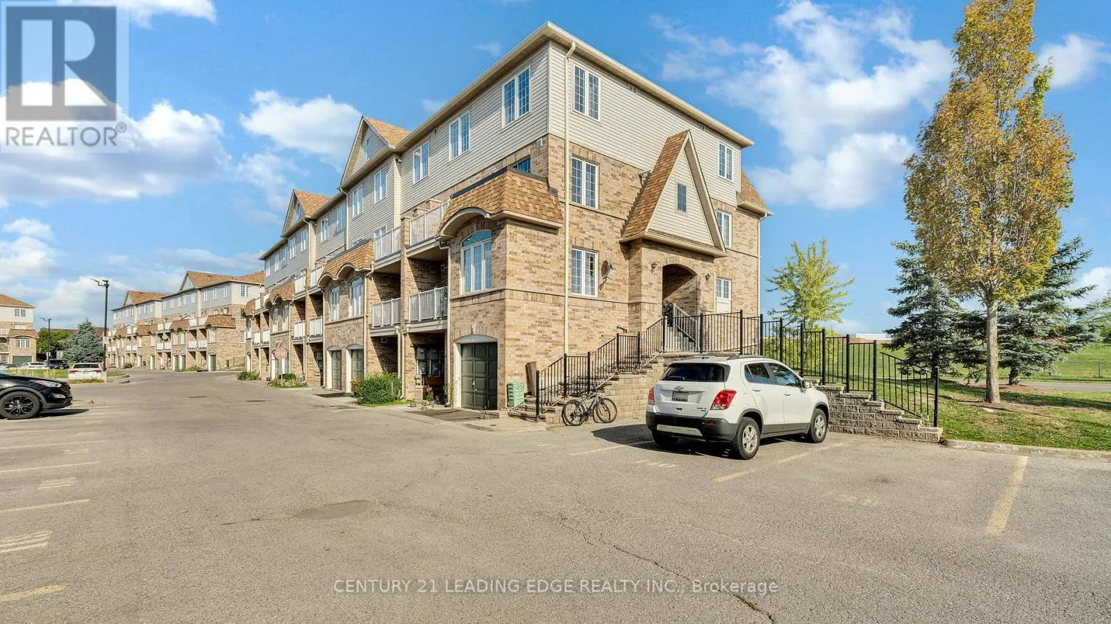 23 - 200 MCLEVIN AVENUE
