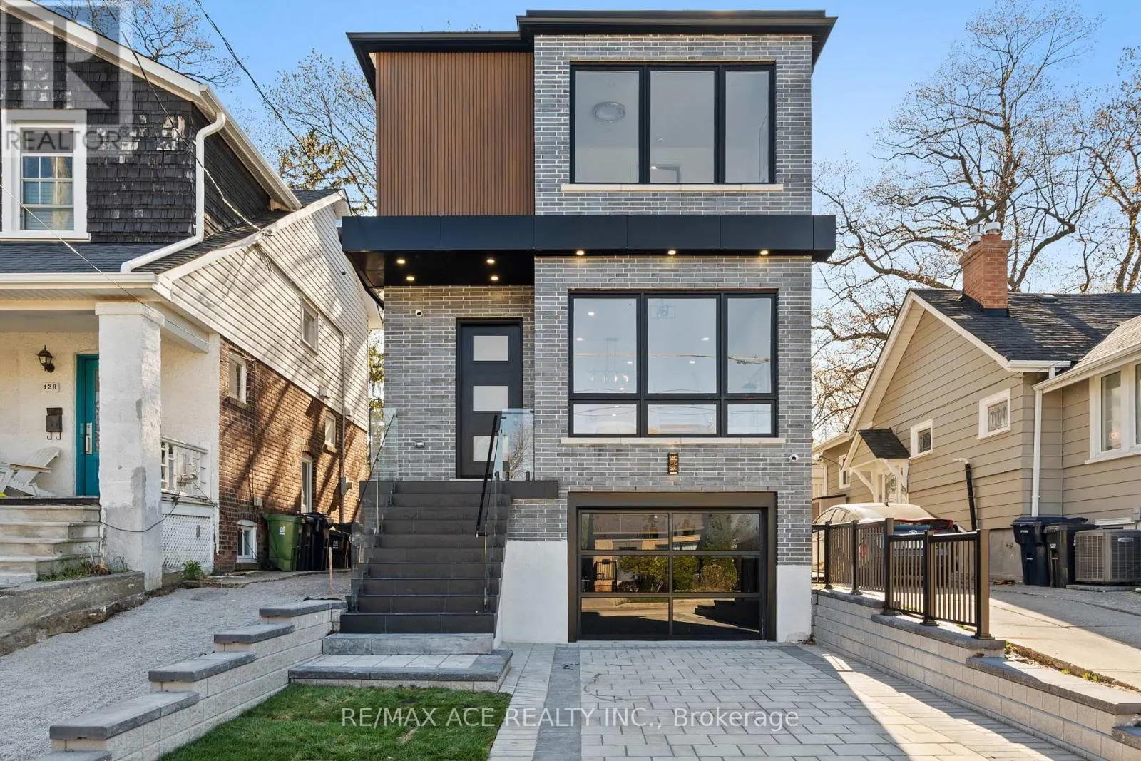 122 WARDEN AVENUE
