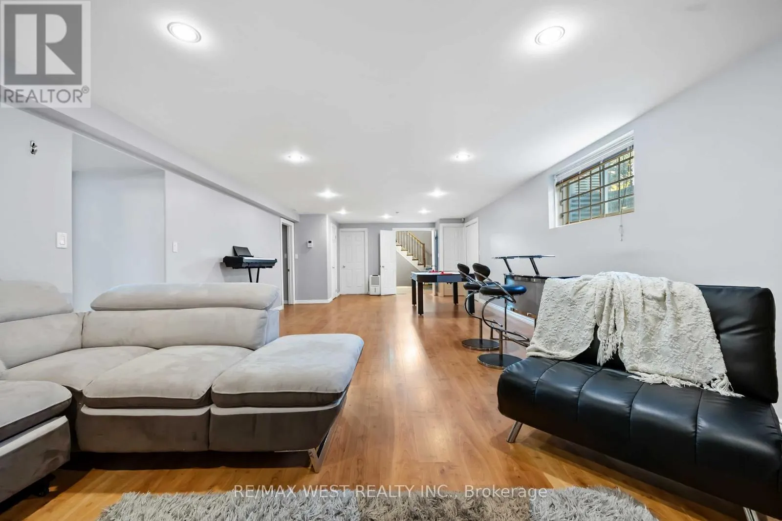 636 FAYWOOD CRESCENT