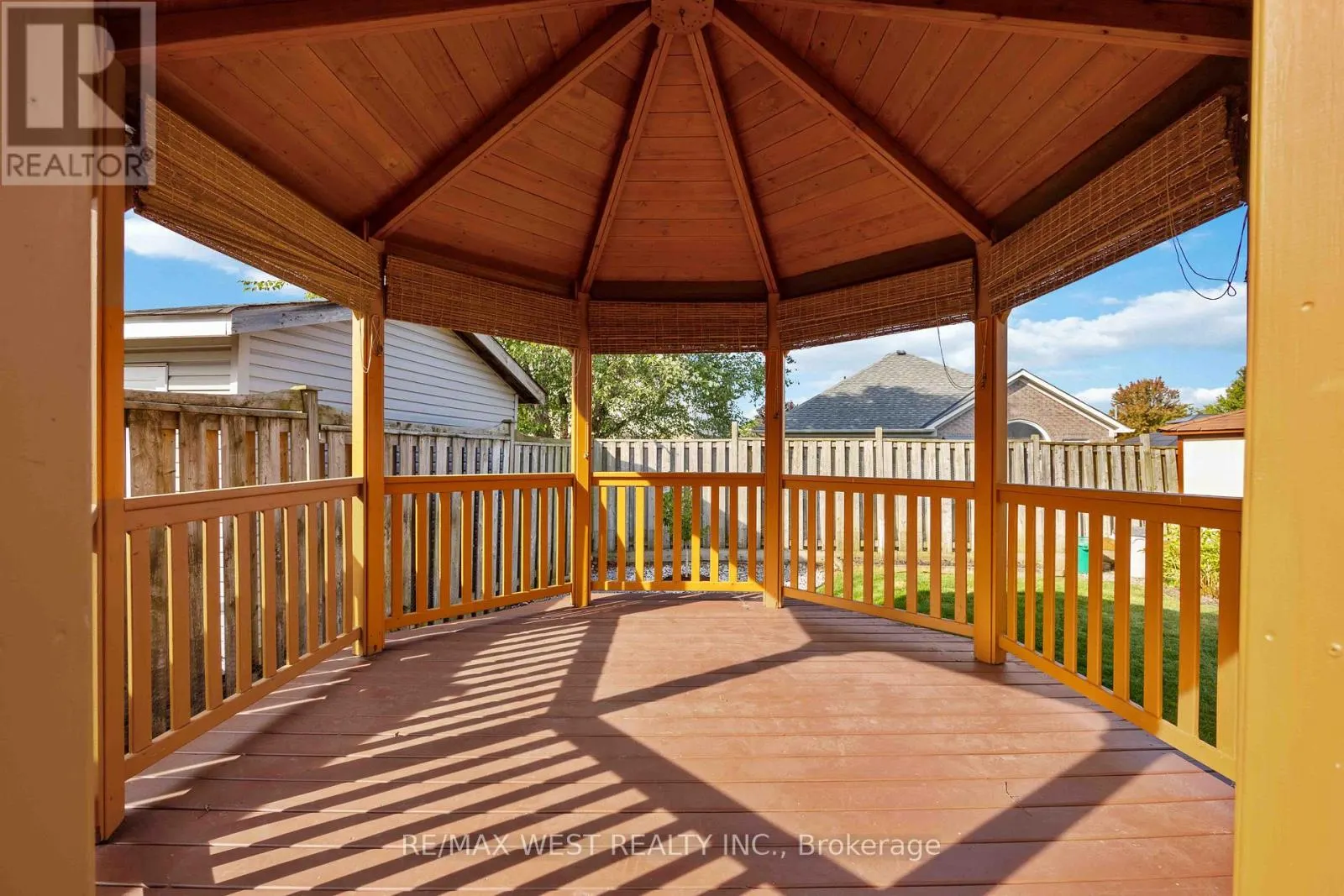 636 FAYWOOD CRESCENT