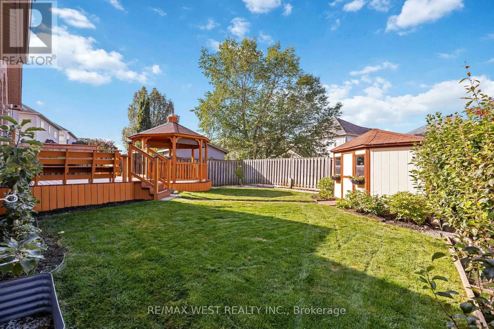 636 FAYWOOD CRESCENT