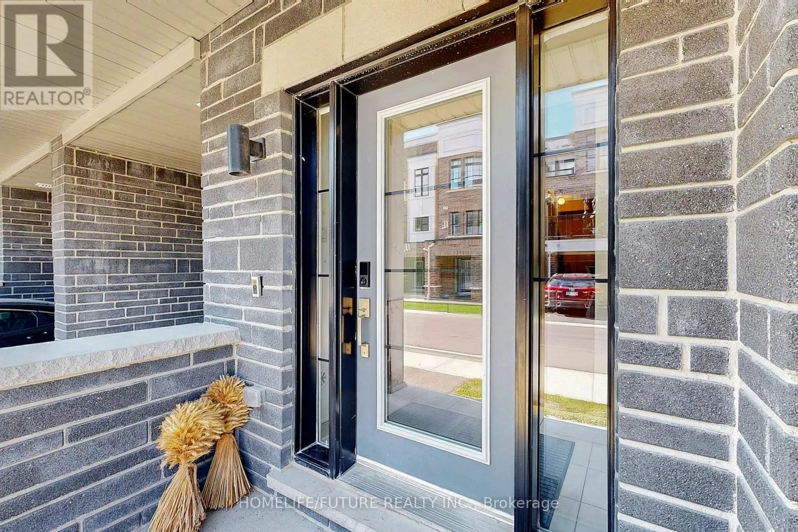 224 LORD ELGIN LANE